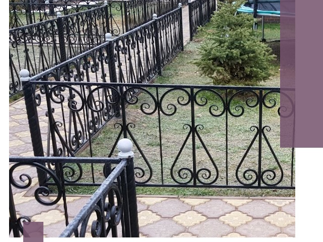 Кованые газонные ограждения под ключ в Тольятти