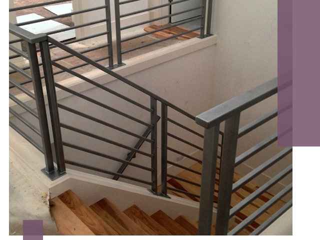 Изготовление поручней из металла и дерева в Тольятти